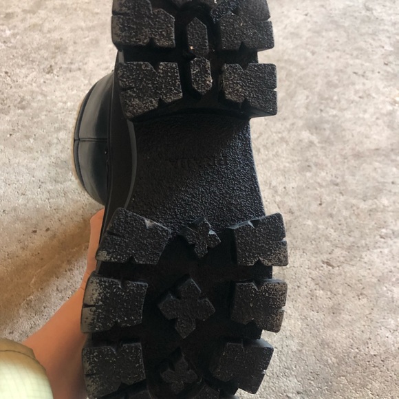 Prada snow boots - Picture 5 of 6